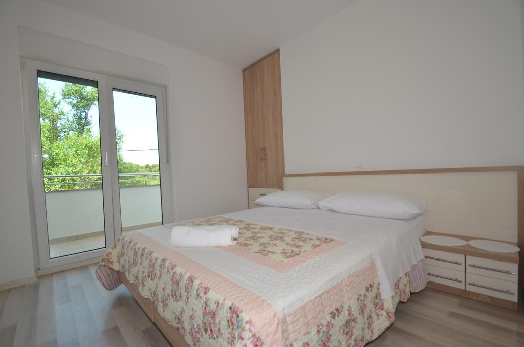Apartment Anica Kuk Starigrad Paklenica Rum bild